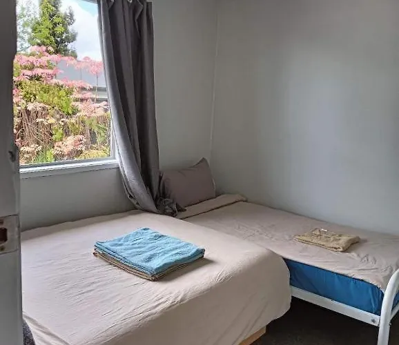 Served 3-bedroom House A Including 5 Double Beds, 1 Single Bed, And 2 King Sofa Beds Rotorua