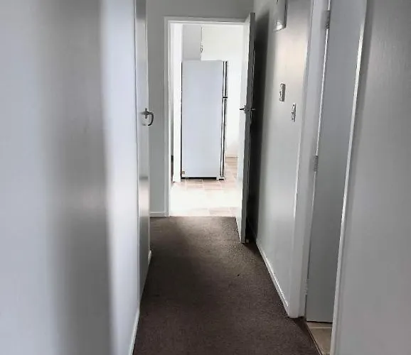 Served 3-bedroom House A Including 5 Double Beds, 1 Single Bed, And 2 King Sofa Beds Vakantiehuis *