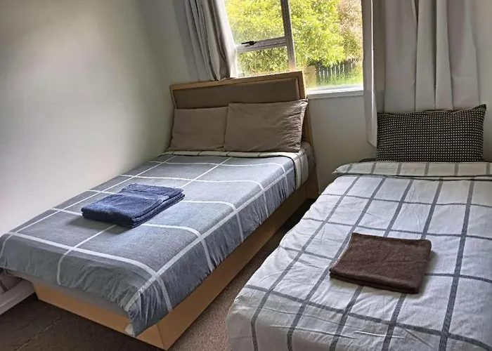 Served 3-bedroom House A Including 5 Double Beds, 1 Single Bed, And 2 King Sofa Beds